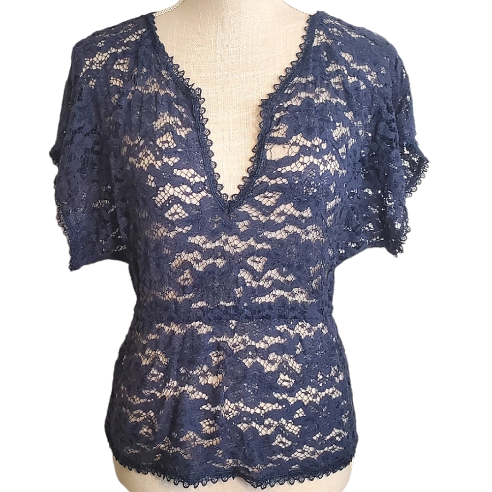 MUDD | Women's muted blue lace v-neck layering top. Size small.